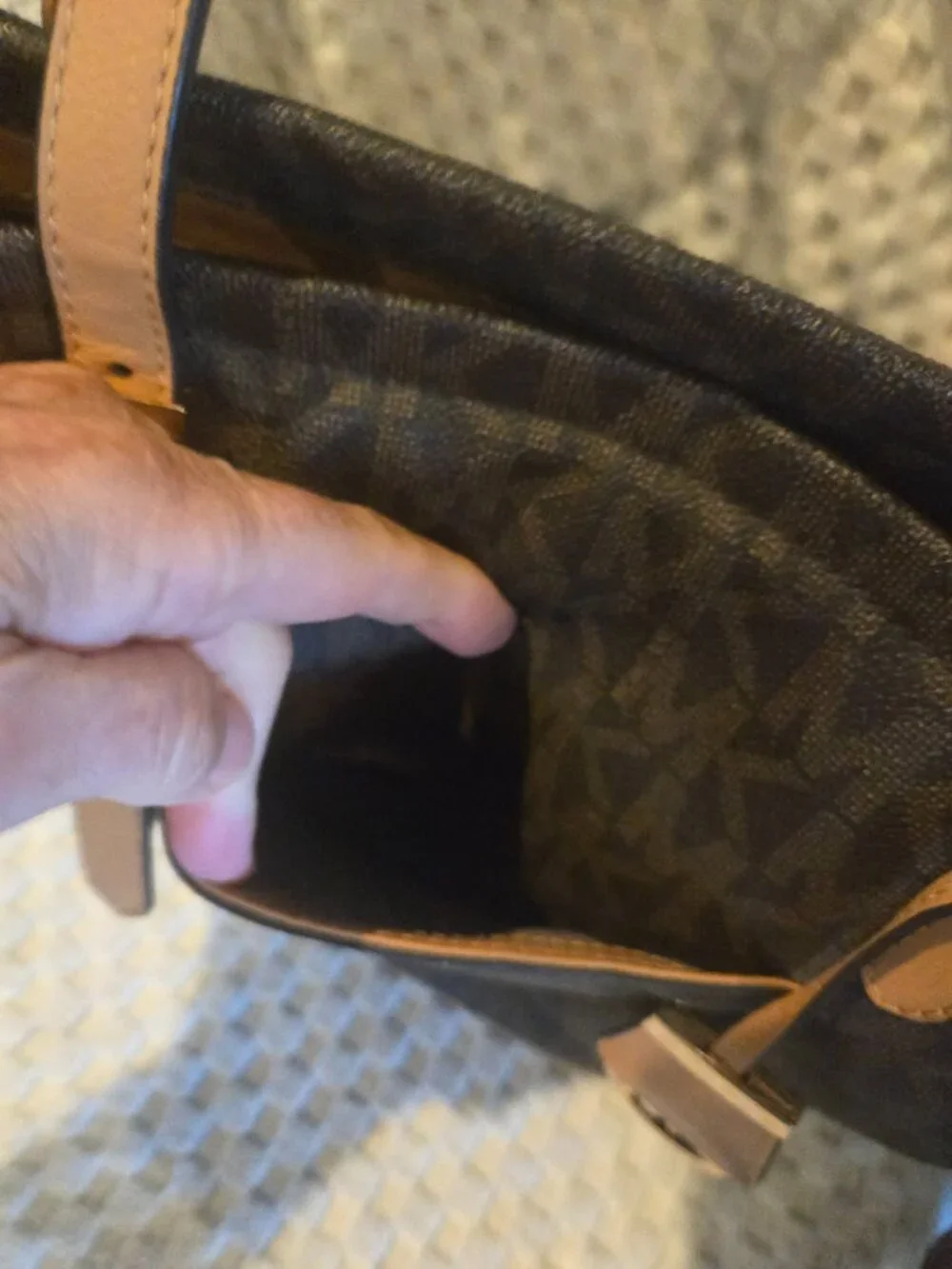 Michael Kors Darien Medium Signature Logo Tote 30S6GDKT6V